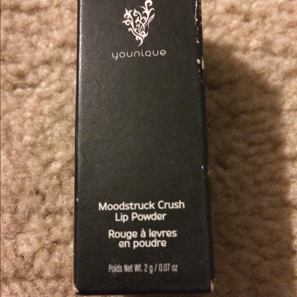 Youniqie Moodstruck Crush Lip Powder “CONTRITE”
